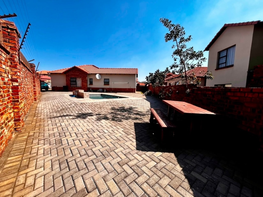 3 Bedroom Property for Sale in Waterval East North West